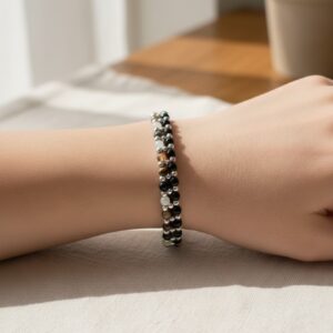 Alternative view of Bracelet of Midnight Onyx (Βραχιόλι του Μεσονύκτιου Όνυχα)